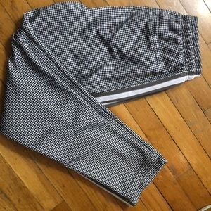 Patterned pants